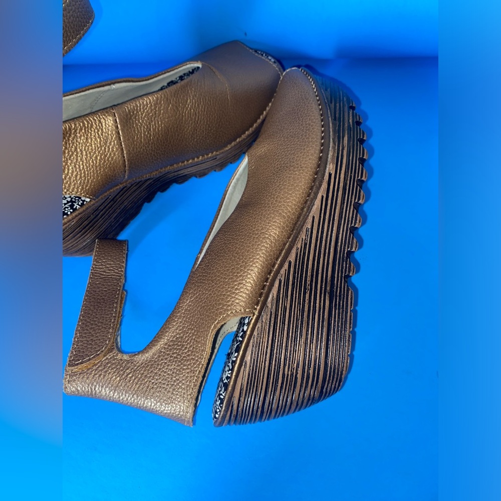bernie mev. Bronze Metallic Wedge Sandals with Ankle Strap - Picture 5 of 8